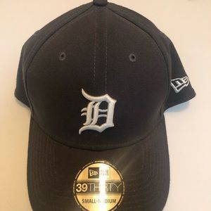 Black Detroit hat